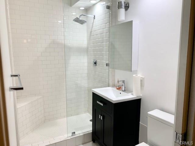 Building Photo - 999 N Doheny Dr