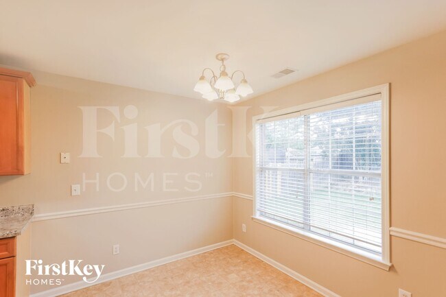 Foto del edificio - 146 Hickory Point Dr