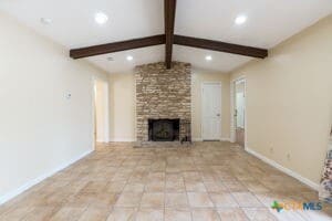 Building Photo - 211 W Mockingbird Ln