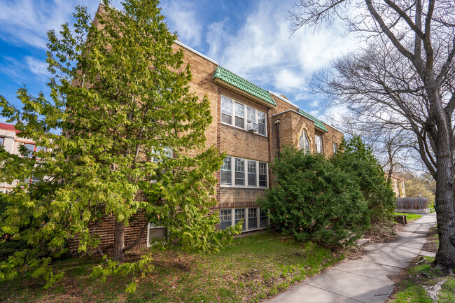 Building Photo - 3020 W 28th St