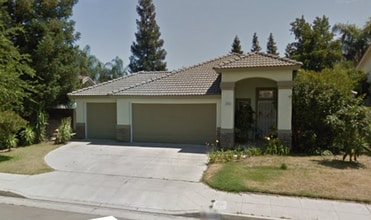 Building Photo - 5585 W Chennault Ave