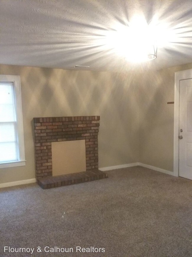 Building Photo - 3 br, 1 bath House - 2950 Tip Top Drive