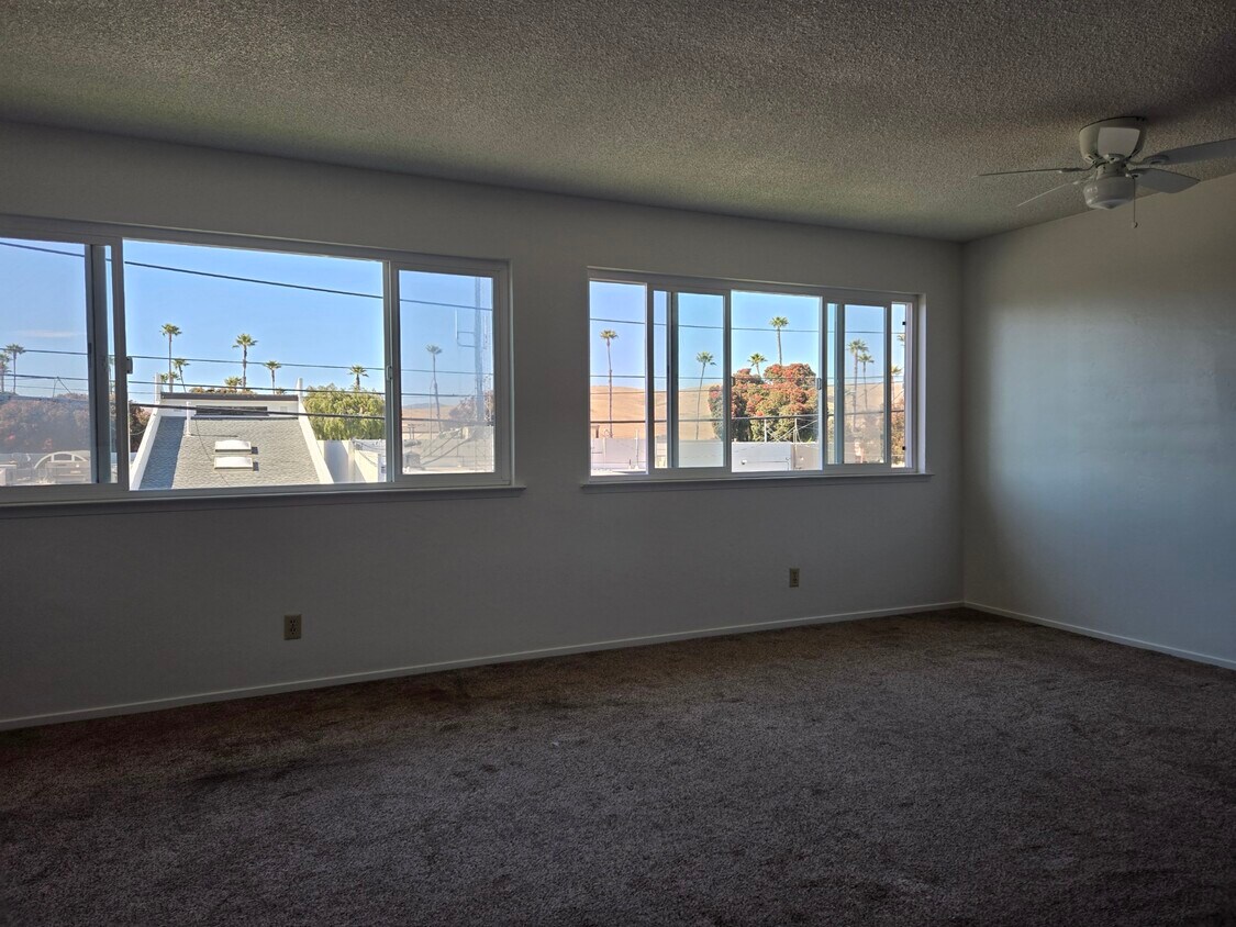 Primary Photo - 736 Bernardo Ave