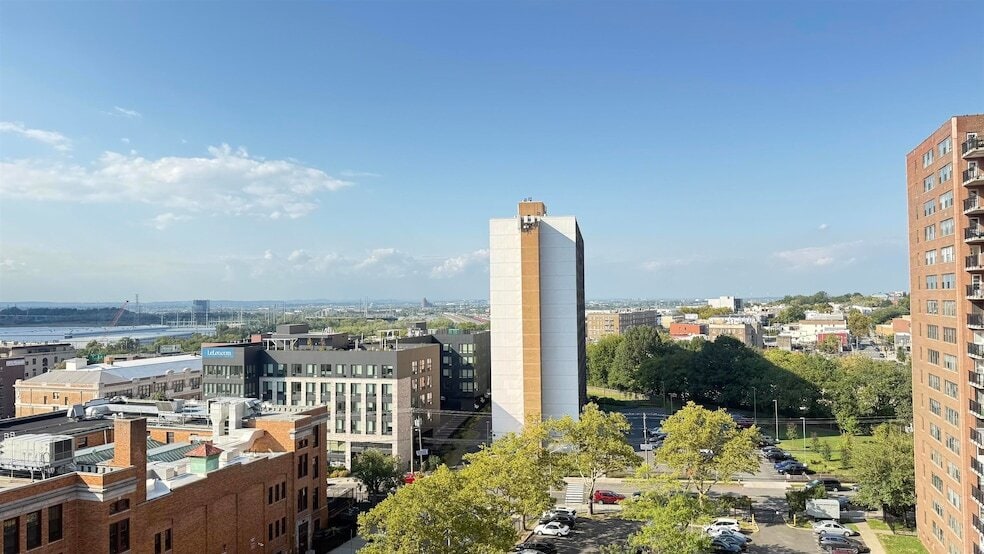 Photo - 10 Huron Avenue Unit 11M