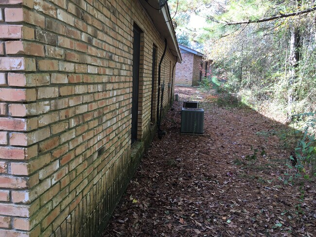 Foto del edificio - 3108 Zachry Ave