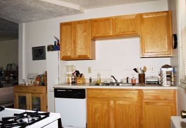 Kitchen - Hillside Court Apartments