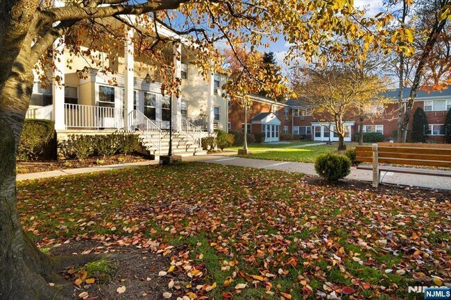 Foto del edificio - 53 Regency