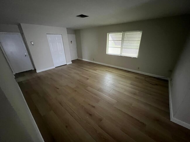 Building Photo - 500 NW 53rd St