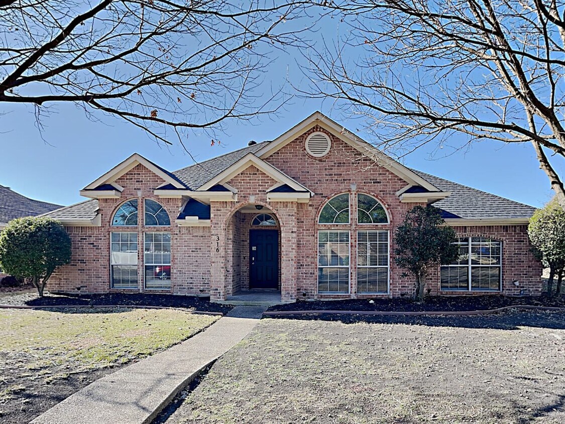 316 Iroquois Ln House Rental in Waxahachie, TX