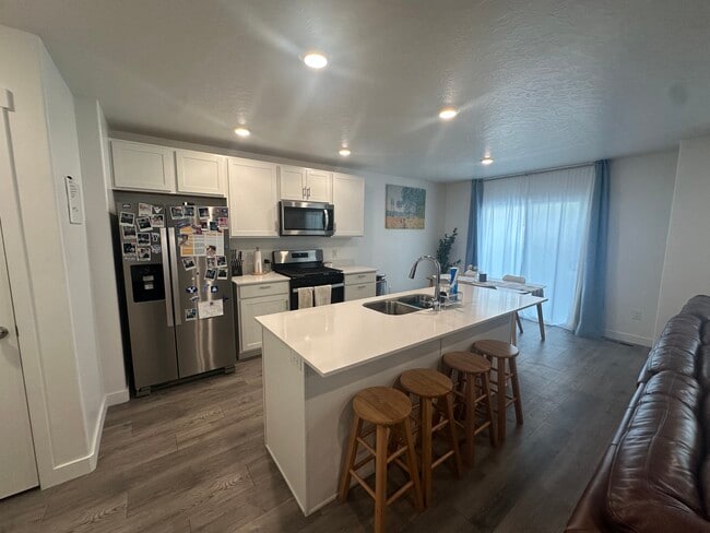 Building Photo - 948 Jack Dr