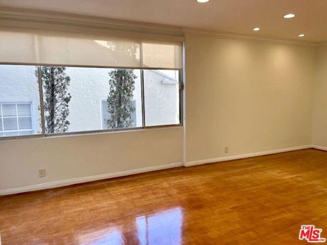 Foto del edificio - 344 N Palm Dr