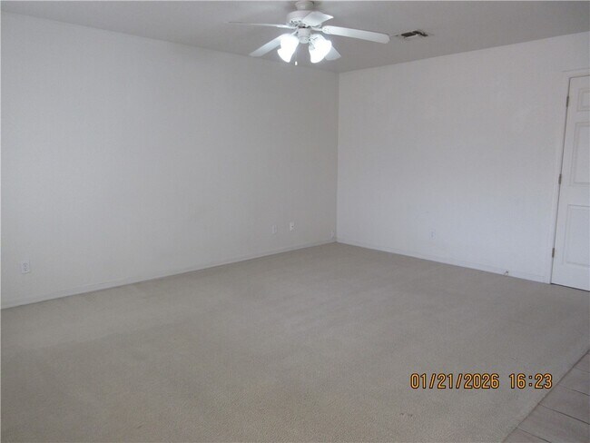 Foto del edificio - 2469 Fox