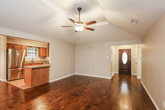 Foto del edificio - 2131 Trishia Ln