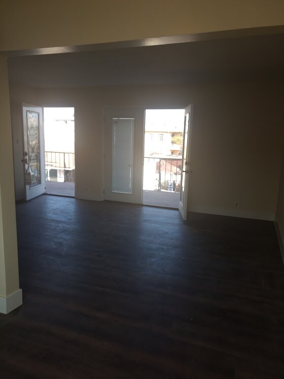 Building Photo - 4059 W 142nd St