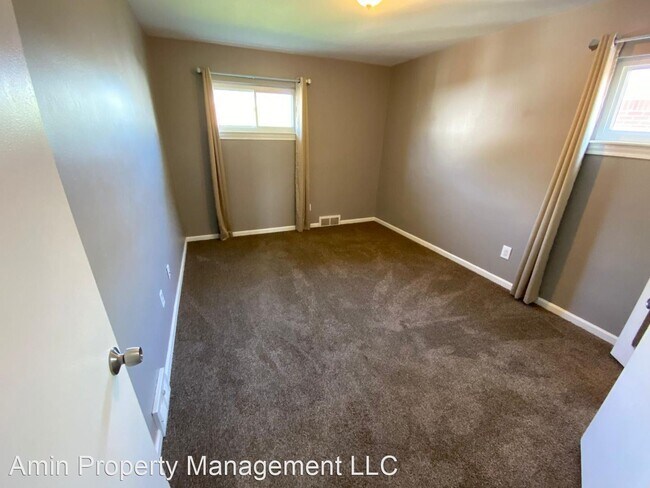 Foto del edificio - 3 br, 1.5 bath House - 26251 Huntington St