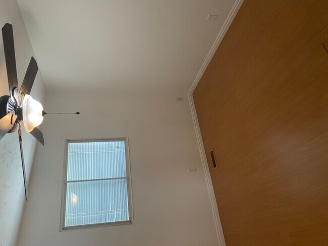 Foto del edificio - 2125 W 7560 S