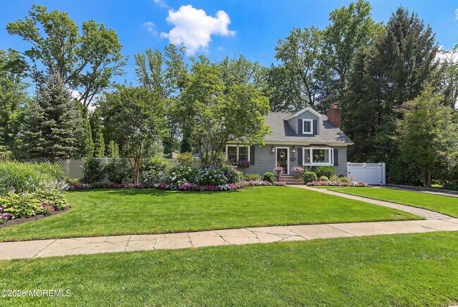 Foto del edificio - 96 Lakeshore Dr