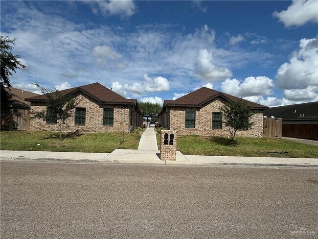 Building Photo - 11 Villa Linda Ave
