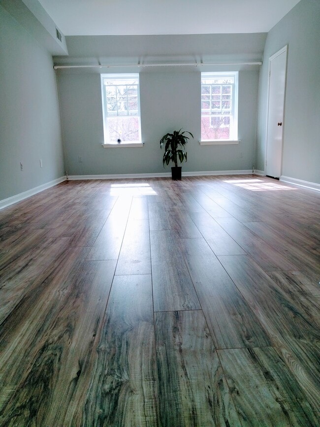 sitting room - 1760 North Rhodes Street