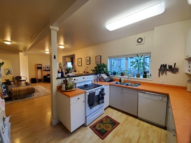 Foto del edificio - 333 18th Ave E