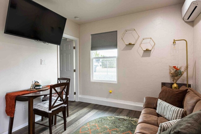 Foto del edificio - 910 S Lincoln Ave