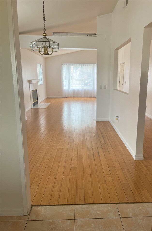 Foto del edificio - 13985 Ivy Ave