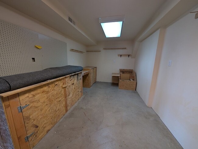 Building Photo - Gorgeous 3 Bedroom 2 Bath Condo - Deck with a View!