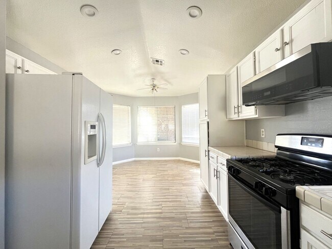 Foto del edificio - 3-Bedroom, 2-Bath House - Las Vegas, NV
