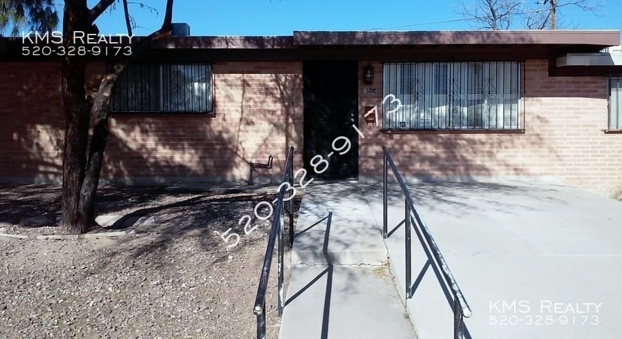Primary Photo - 2 Bedroom 2 Bath - 1804 W Caravell Rd