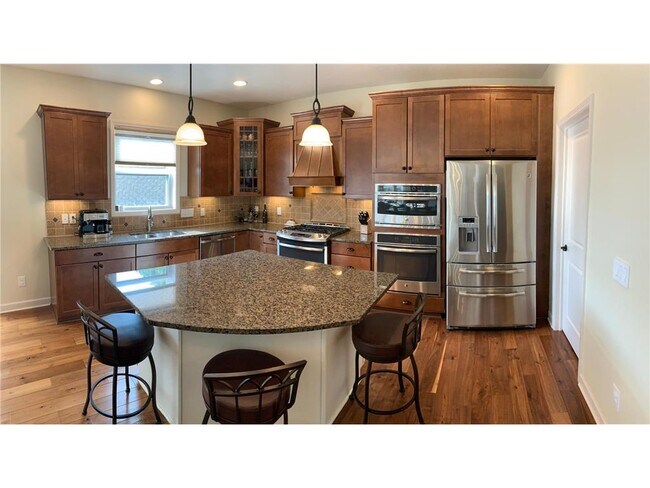 Building Photo - 8800 Aspen Cir