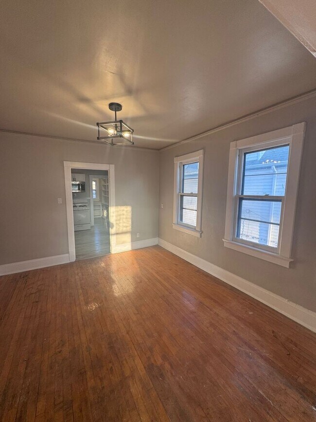 Foto del edificio - Recently Remodeled 2-Bedroom Home Near Brady Street - Ask About Our Leasing Specials!