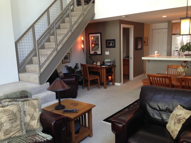 stair to loft - 2607 Western Ave