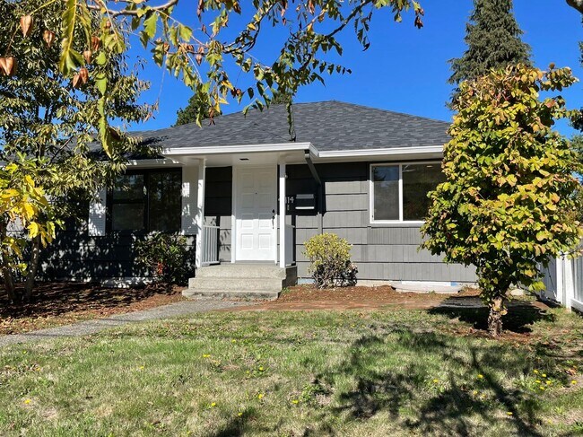 Building Photo - CLICK "REQUEST A TOUR" NOW!