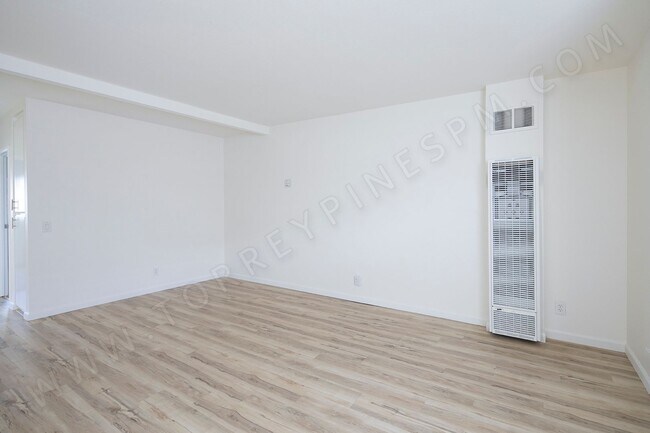Foto del edificio - *OPEN HOUSE: 10/11 2:30-3:30PM* Normal Hei...