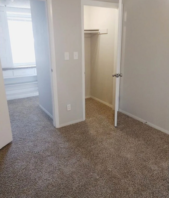 Foto del edificio - 2 Bed, 1 Bath Duplex