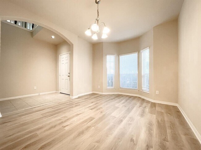 Foto del edificio - 25215 Ginger Ranch Dr