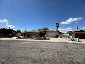 Building Photo - 2610 Sierra Ln