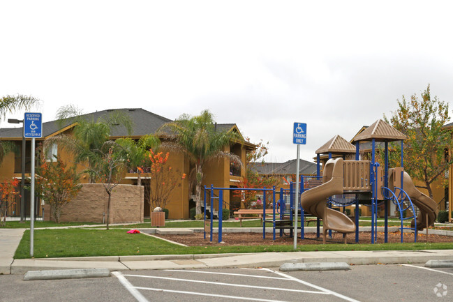 Foto del edificio - The Village At Chowchilla