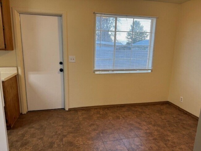 Foto del edificio - Price Reduced!! 3 Bedroom 2 Bath Home - Co...