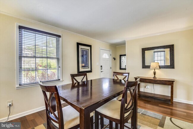 Foto del edificio - 4029 Woodland Dr