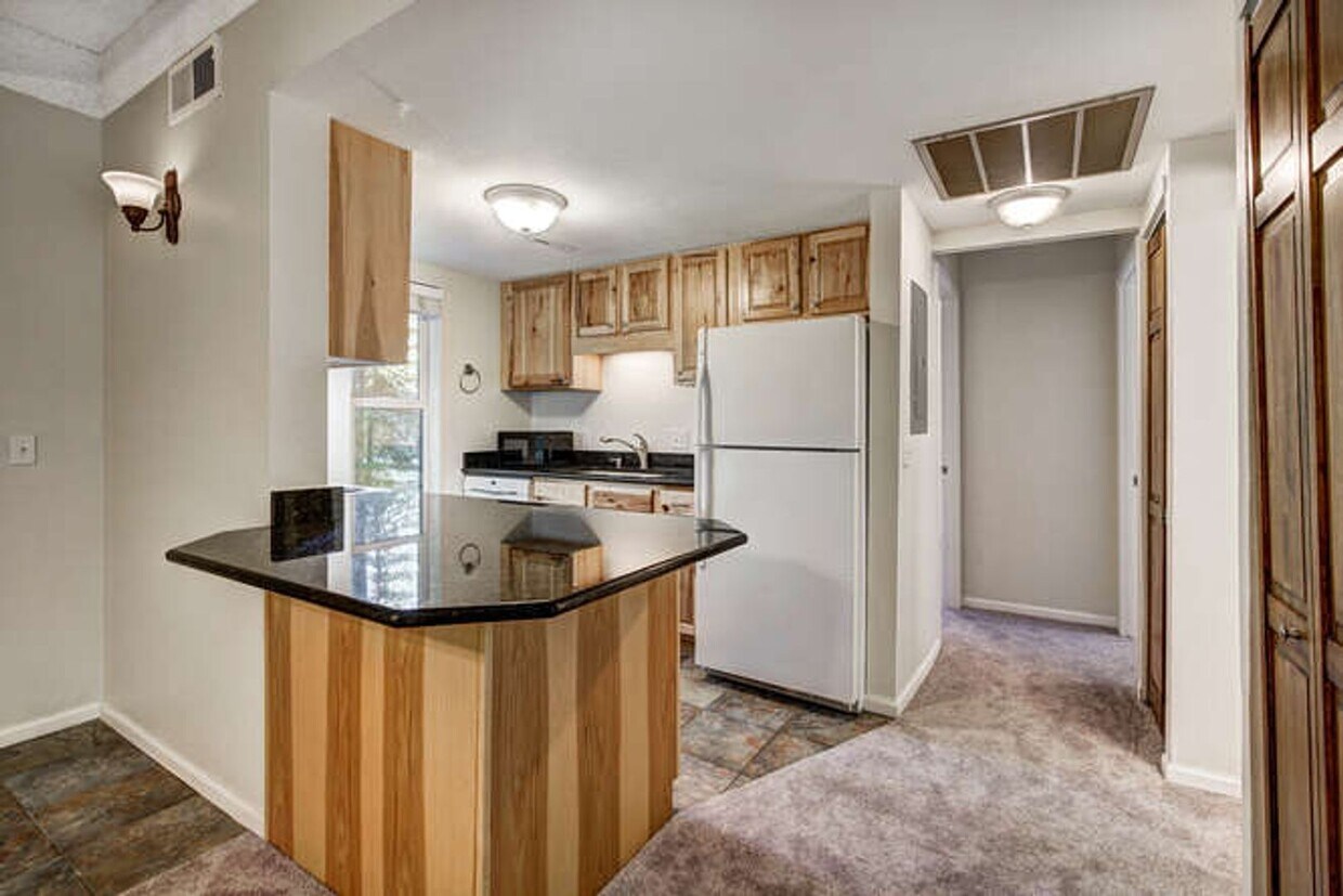 Primary Photo - Ten Mile Island Condos- Beautiful 2Bed/2Ba...