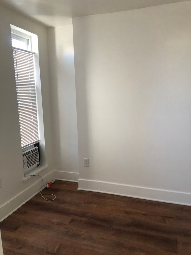 Photo - 3 Bedroom 2 bathroom townhouse for rent to...