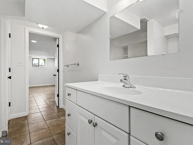 Building Photo - 5347 Holmes Run Pky