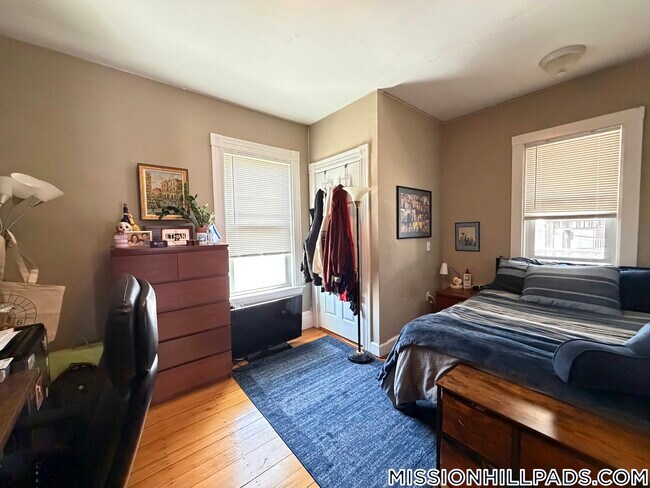 Foto del edificio - 166 Hillside St