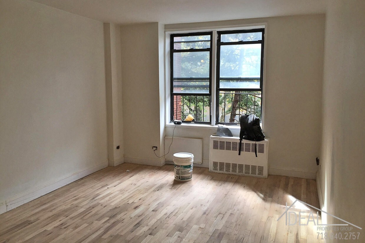Primary Photo - Carnarsie NO FEE studio in elevator building