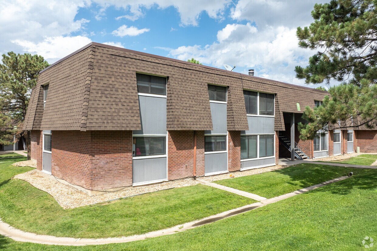 Foto principal - Meadows at Town Center - Newly renovated i...