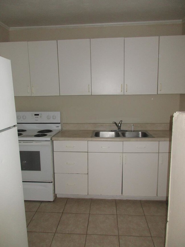 Building Photo - 1409 N Dawson St