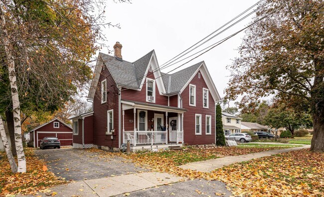 Foto del edificio - 14 Lincoln Pkwy