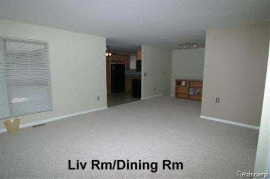 Building Photo - 2881 Roundtree Dr