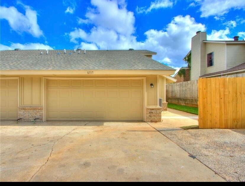 Primary Photo - 6717 Lyrewood Ln